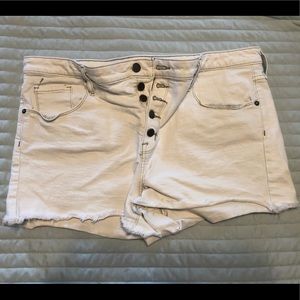 White denim short